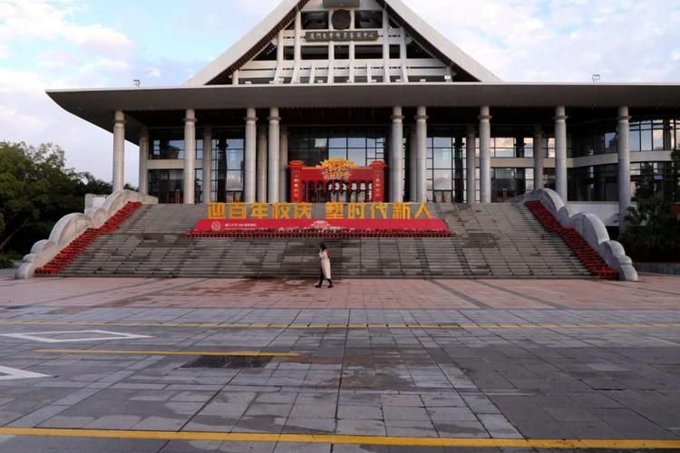 福建厦门湖里区新增死亡病例20例，均在内蒙古自治区通辽/厦门湖里区新增一例